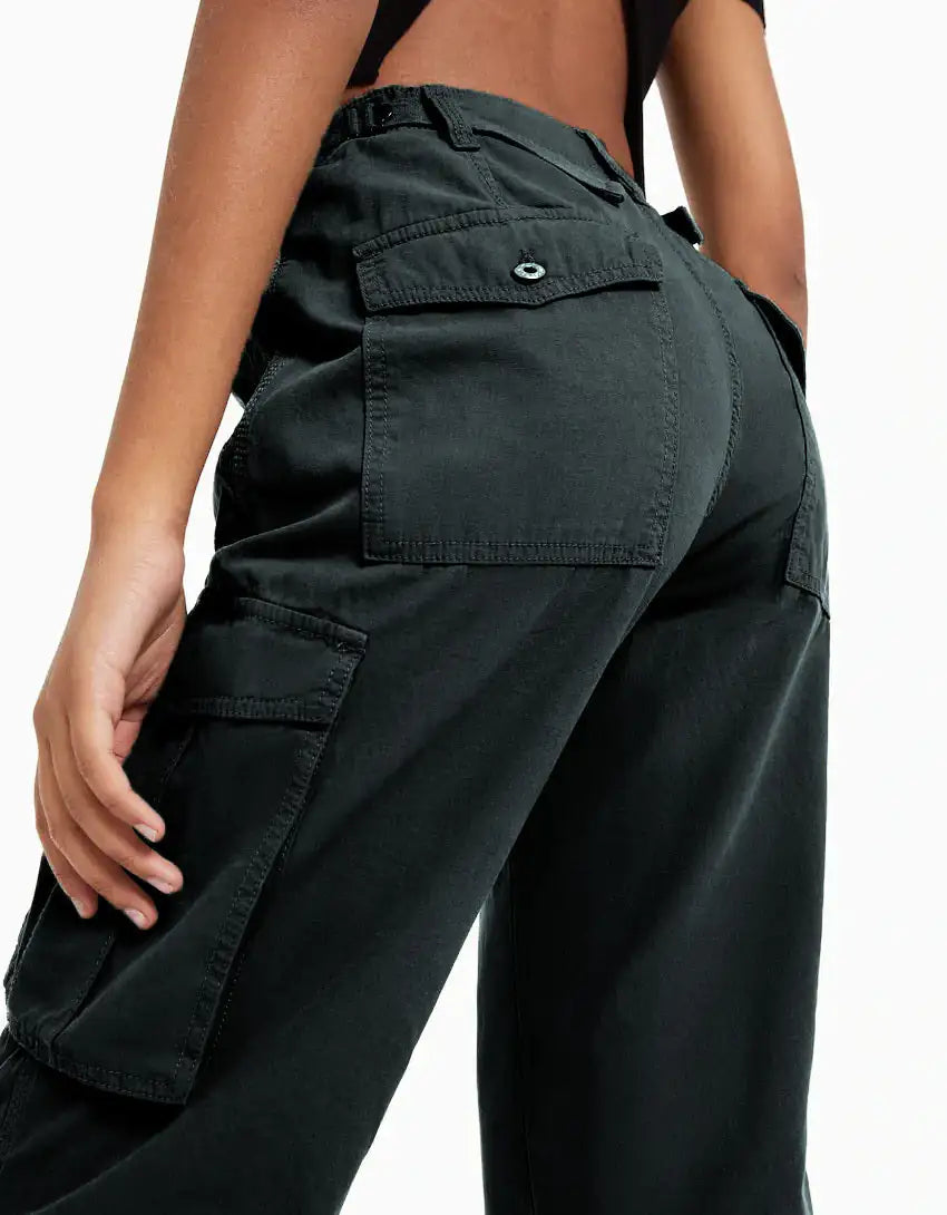 AEK Apparel Women's Cargo Pants